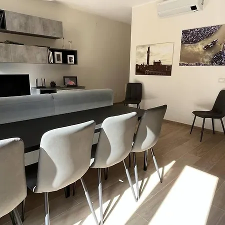 Sotto Le Mura, Loggia Siena