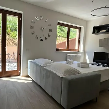 Sotto Le Mura, Loggia Apartment *